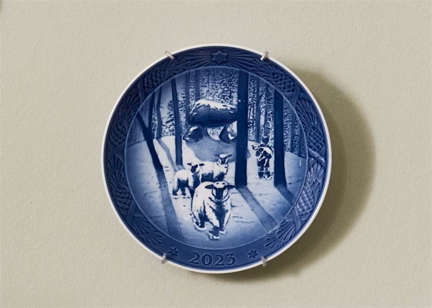 Royal Copenhagen Christmas 2023 Plate: Christmas in the Woods